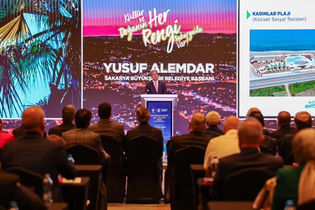 AK Parti'nin hizmet vizyonu Sakarya'da masaya yatırıldı