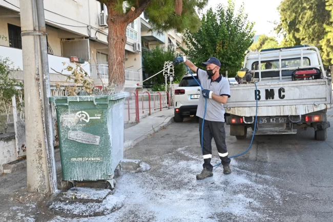 İzmir Karabağlar'da temizlik seferberliği