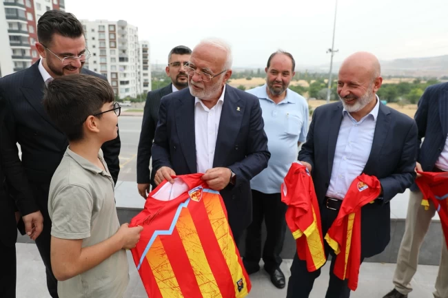 Başkan Çolakbayrakdar, Genel Başkan Vekili Elitaş'ı ağırladı