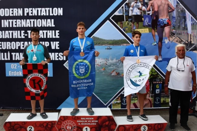 Muhammed Emir Kurtulan'dan Biathle-Triathle'de çifte altın