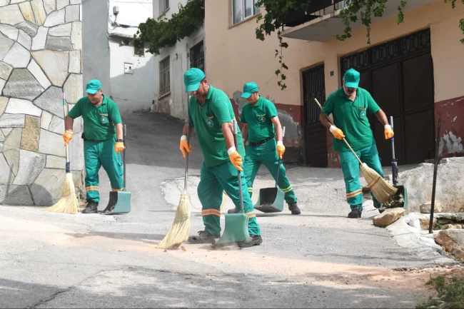 Bursa Osmangazi'de her gün 270 kilometre alan temizleniyor