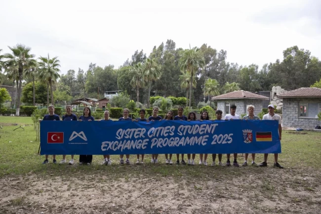 Mersin'de "Kardeş Şehirler Öğrenci Değişim Programı" renkli geçti