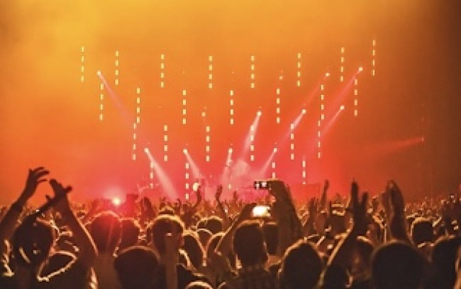 Elektronik Müziğin Arkasındaki Hikâyeler: Sadece Ritim Değil, Bir Yolculuk