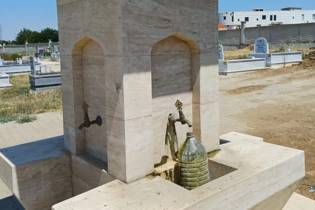Keşan Asri Mezarlık'taki çeşme arızası mağdur ediyor