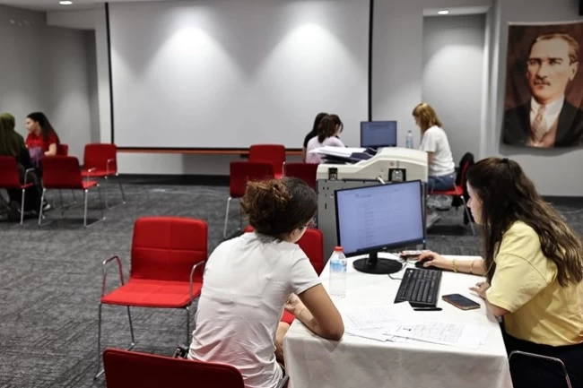 Denizli 'de ücretsiz YKS tercih danışmanlığı ilçelere ulaştı