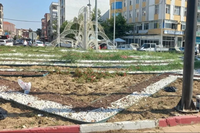 Manisa'da kurakçıl peyzajla hem tasarruf hem estetik