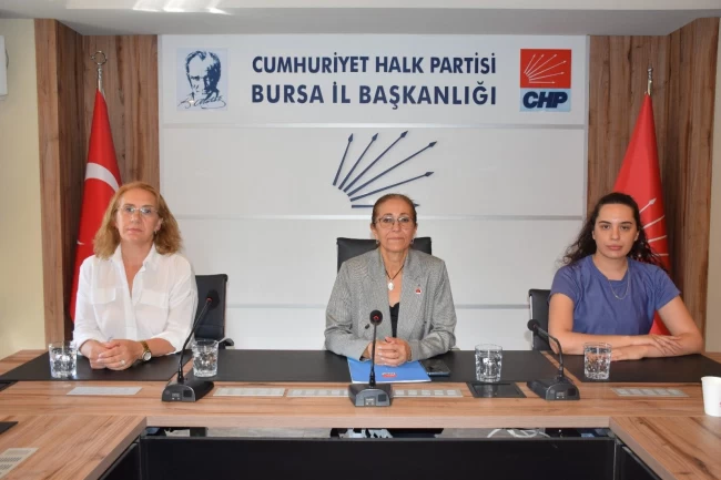 CHP Bursa İl Kadın Kolları'ndan kadın cinayetlerine tepki
