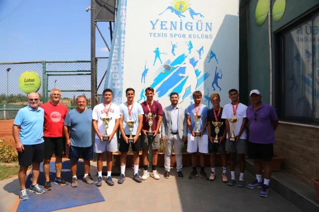 Bursa Nilüfer'de tenis heyecanı sona erdi