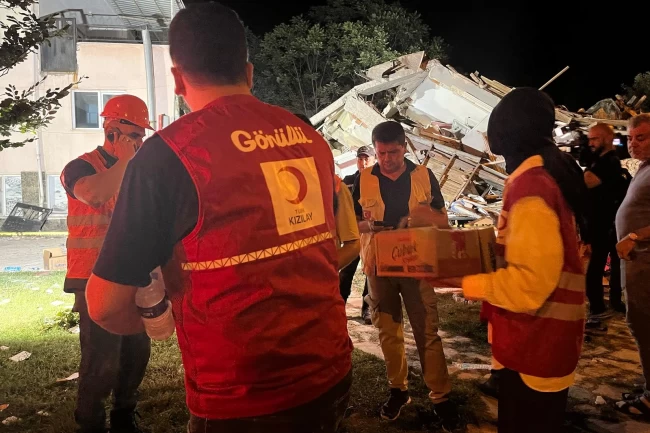 Türk Kızılayı'ndan Sındırgı afetzedelerine beslenme desteği