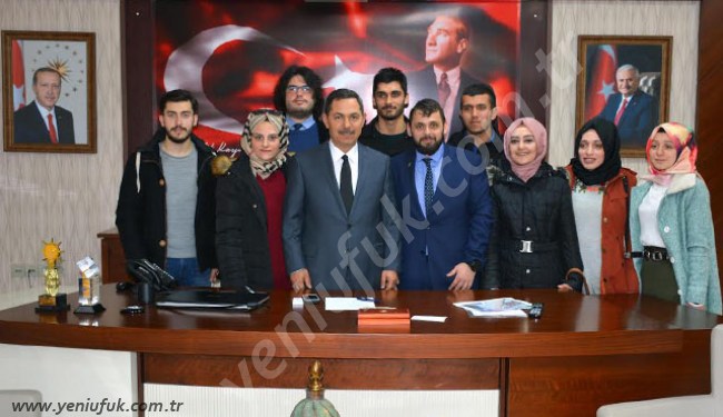 AK PARTİ’Lİ GENÇLERDEN BAŞKAN UYSAL’A ZİYARET..