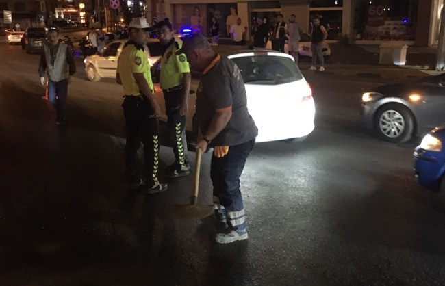 Kdz. Ereğli’de Tır’dan akan yağ trafikte tehlike saçtı!