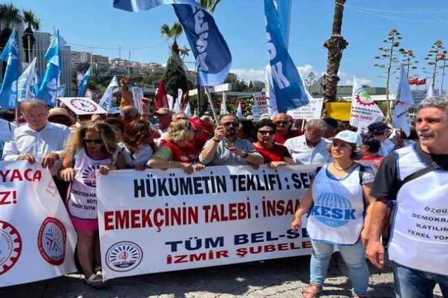 İzmir Konak'ta KESK ve Dev Emekli-Sen'den ortak eylem