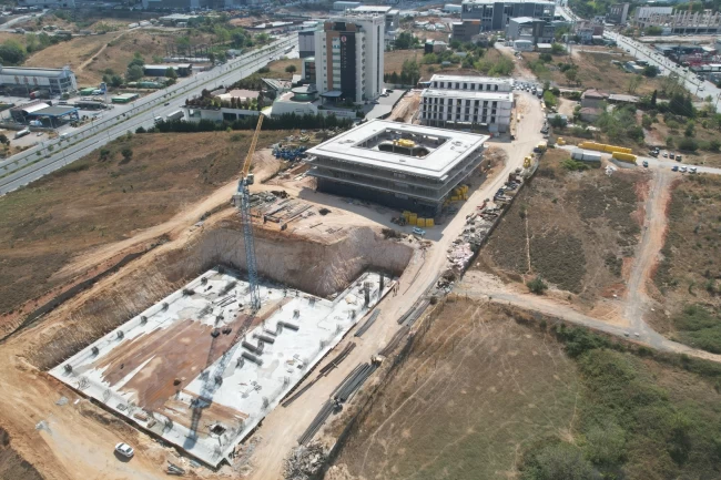 Çayırova Spor Lisesi'nde çalışmalar devam ediyor