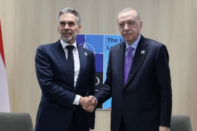Cumhurbaşkanı Erdoğan'dan yoğun diplomasi... Putin ve Schoof ile görüştü