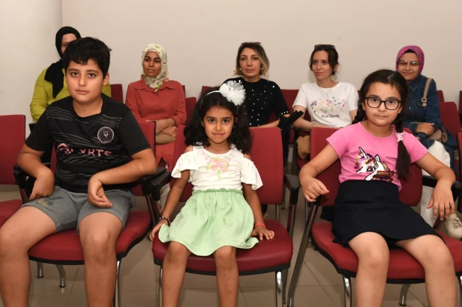 Bursa Osmangazi'de çocuklara mektup alışkanlığı kazandırıldı