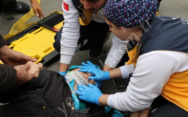 OTOMOBİL YAŞLI KADINA ÇARPTI