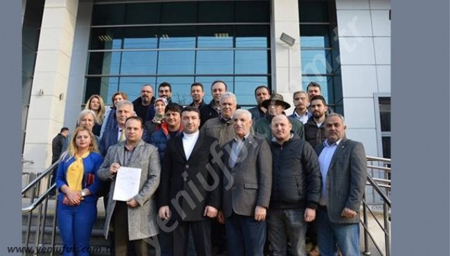 İYİ PARTİ İLÇE BAŞKANI TAZEGÜL MAZBATASINI ALDI