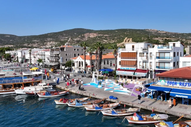 İzmir Büyükşehir'den Foça'ya kamusal dokunuş