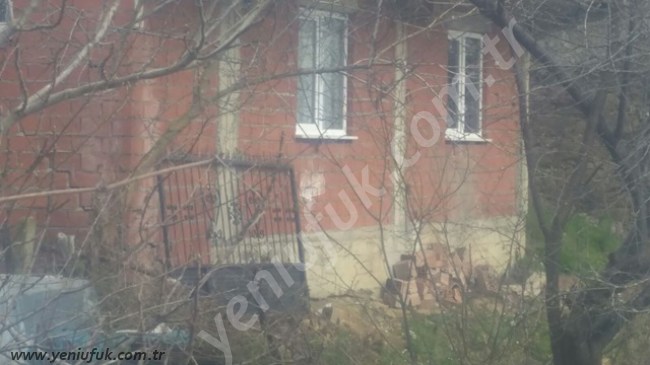 HIRSIZ EVİN DEMİR KAPISINI ÇALDI!