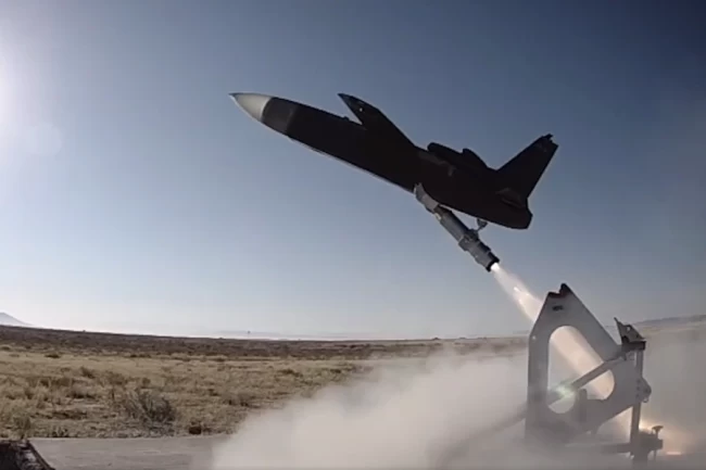 TUSAŞ'ın 'Şimşek K'si ilk kez roket destekli kalktı