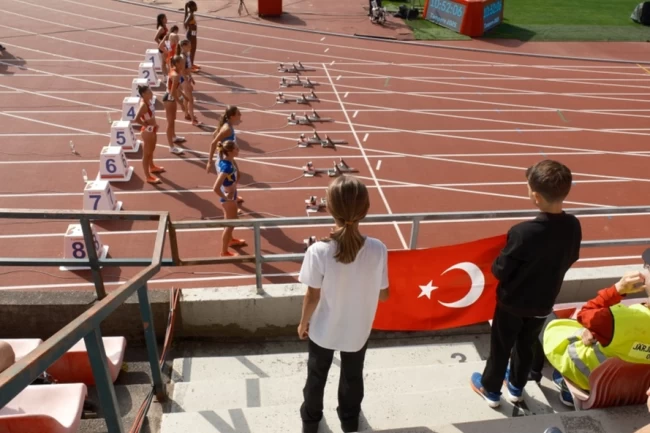 Türkiye'nin en hızlı çocukları U20'de uluslararası heyecan yaşadı