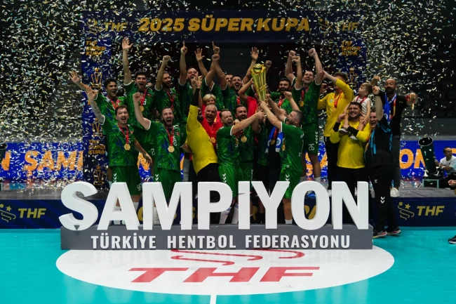 Hentbolda süper kupa Bursa Nilüfer Belediyespor'un