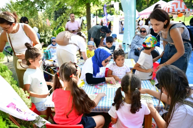 İstanbul Beylikdüzü'nde çocuklar yazı uğurladı