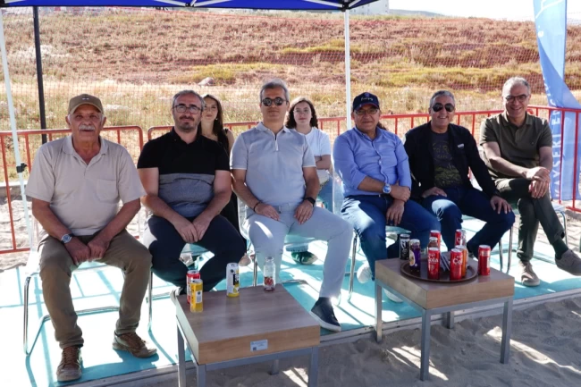 Kayseri'de En Havalı Plaj Voleybol Turnuvası tamamlandı