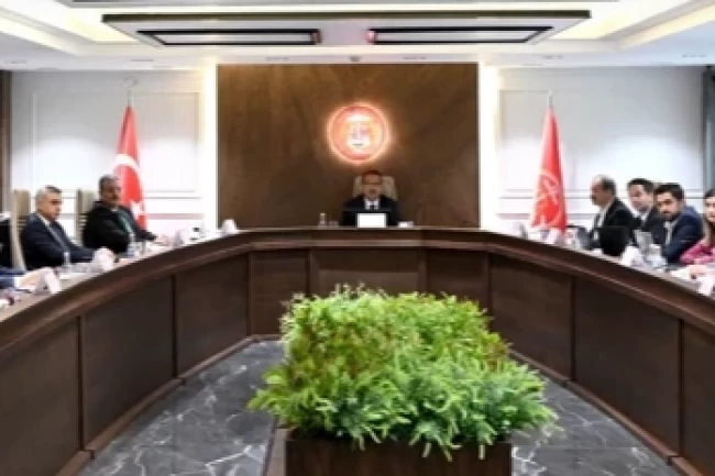 SES: Memur-Sen ve Kamu-Sen'in Hakem Kurulu'ndan çekilmesi şov