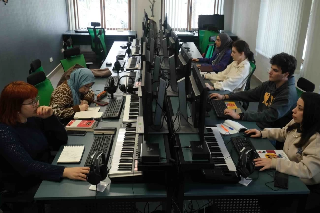 Kocaeli Halkevi Gençlik Merkezi'nde kayıtlar başladı