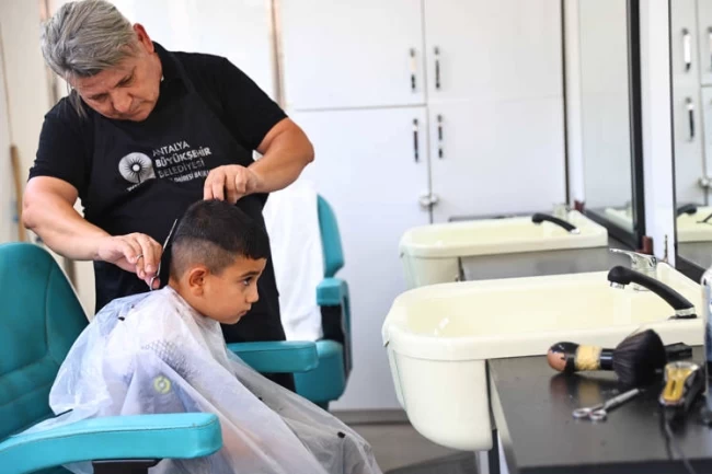 Antalya'nın yaylalarında mobil kuaför hizmeti