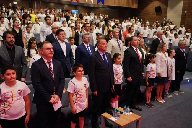 'Metro İstanbul'da 403 minik öğrenci mezun oldu