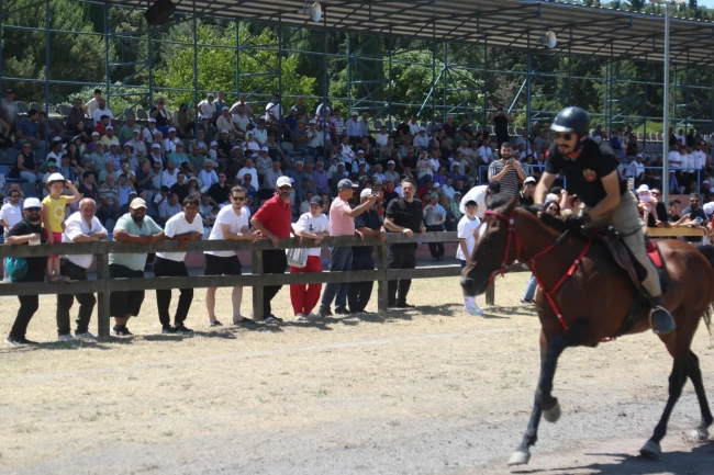 Gölcük'te Rahvan At Yarışları heyecanı başlıyor
