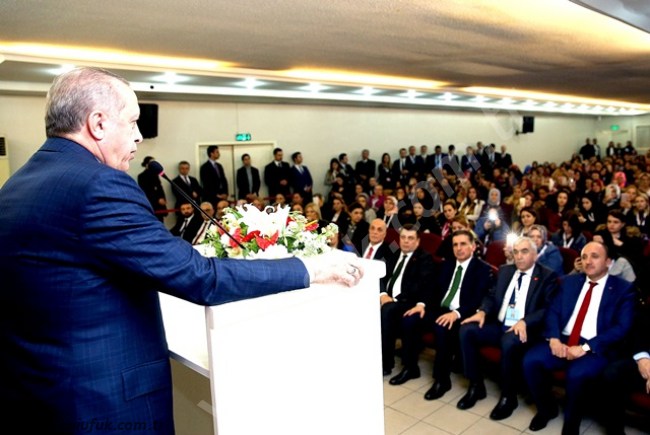 ERDOĞAN’DAN TÜRK-İŞ’İ ZİYARET