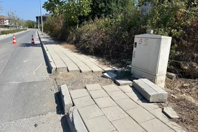 Düzce'de yeni kaldırım plansızlık kurbanı!