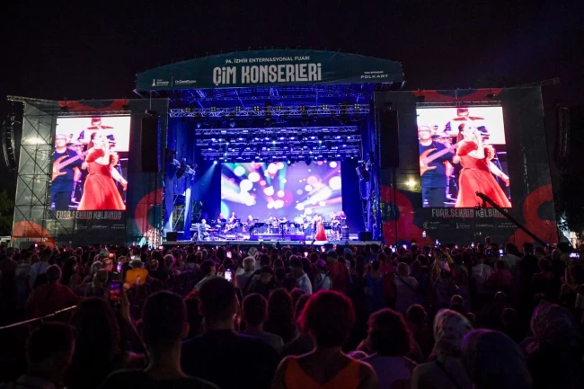 İEF'te Candan Erçetin rüzgârı