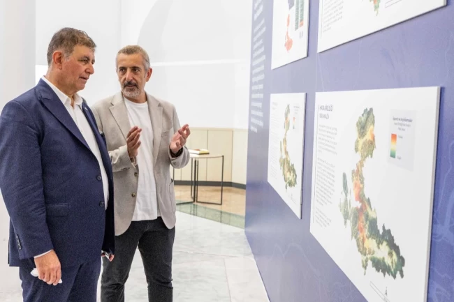 "İz'in Peşinde" İzmir'in geleceğini anlatıyor