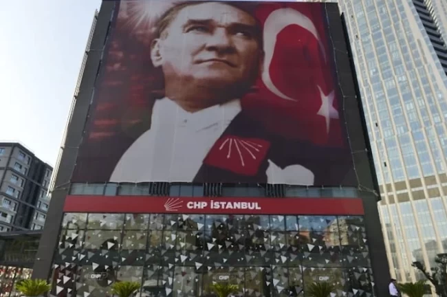 CHP İstanbul Kongresi'ne mahkemeden tedbir kararı! CHP İstanbul kayyuma devredildi!