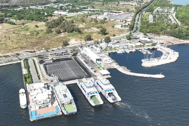 İzmir'de 4 Eylül'e dikkat! Feribot seferlerine üç saatlik ara