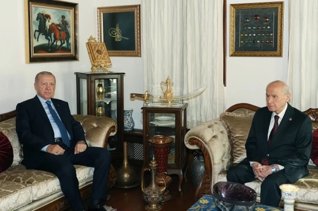 Cumhurbaşkanı Erdoğan, MHP lideri Bahçeli'yi evinde ziyaret etti