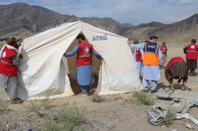 Afganistan Kunar'da çadır kurulumları sürüyor