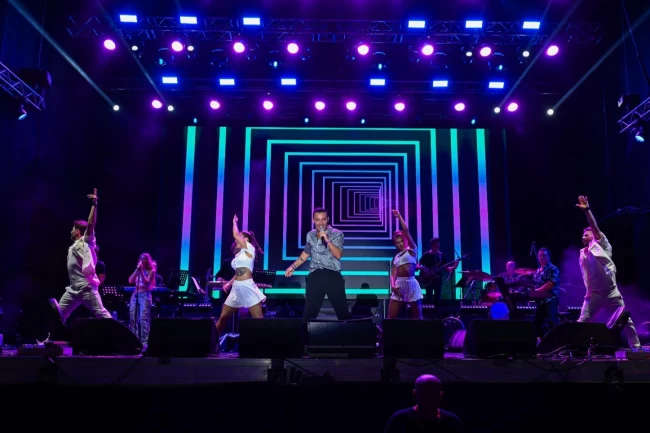 Çim Konserleri'nde Mustafa Sandal coşkusu