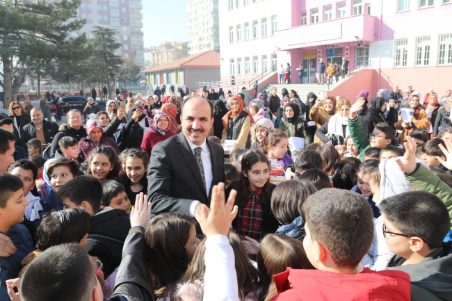 Konya Büyükşehir'den öğrencilere eğitim desteği