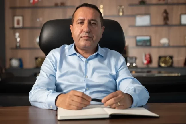 Türk işadamına Kanada'dan Kral III. Charles nişanı