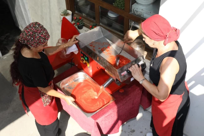 İzmir Narlıdereli kadınlar üretimde