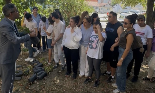 Özel bireyler orman yangınlarına karşı fidan dikti