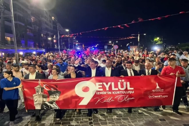 İzmir'in kurtuluşunun 103. yılı coşkuyla kutlandı