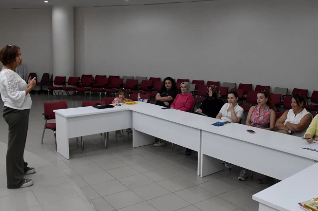 Bursa Osmangazi'de veliler çocuklarıyla kitap yolculuğuna çıkıyor