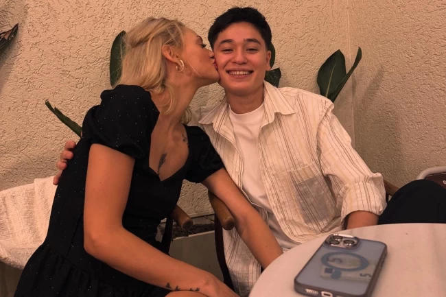 Aşkını ilan etti!