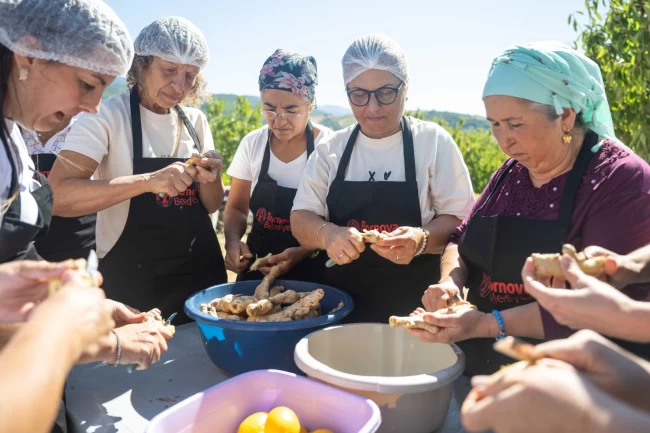 İzmir Bornova'da tatlı telaş